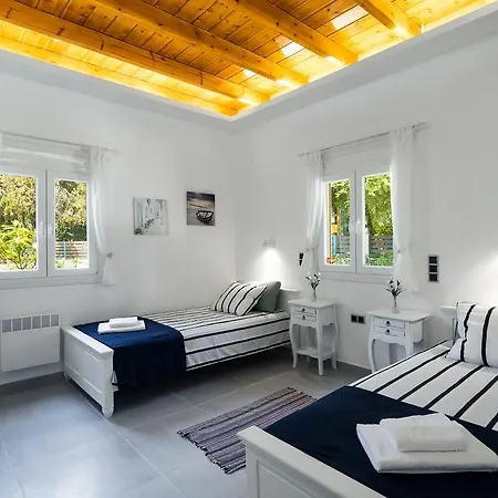 Waterside Villa *