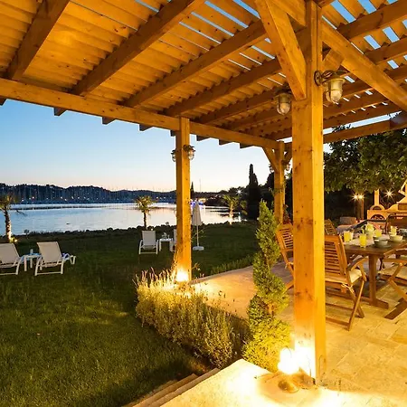 Villa Waterside *