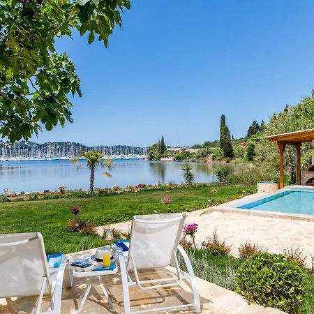 Waterside Villa Kontokali